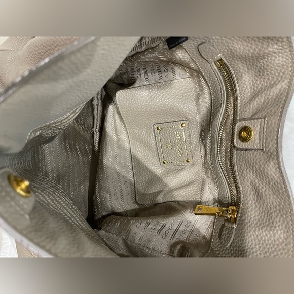 Large Prada hobo - Picture 3 of 4